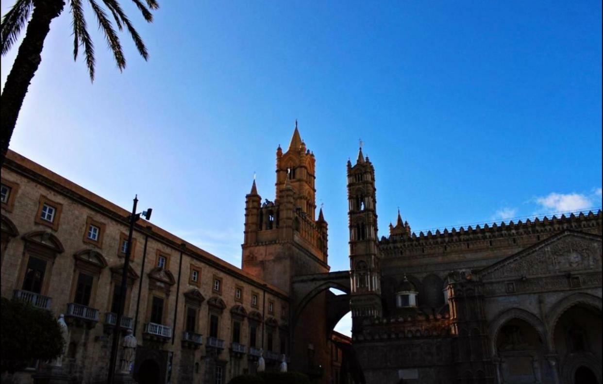 Dietro La Cattedrale - Palermo — Photos 1